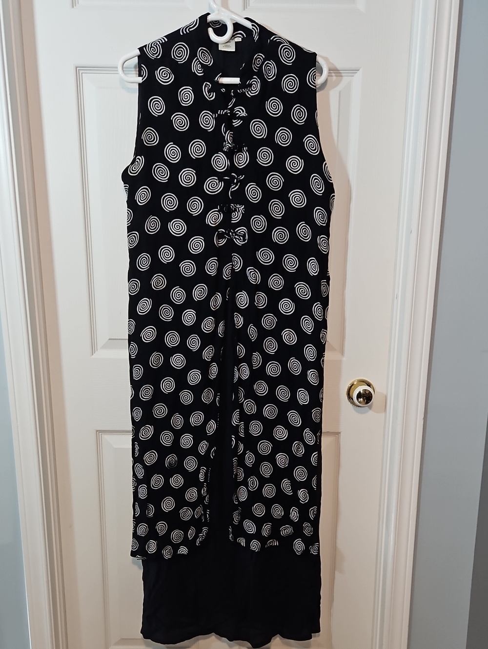 Sleeveless Black & White Spiral-Print Jumpsuit